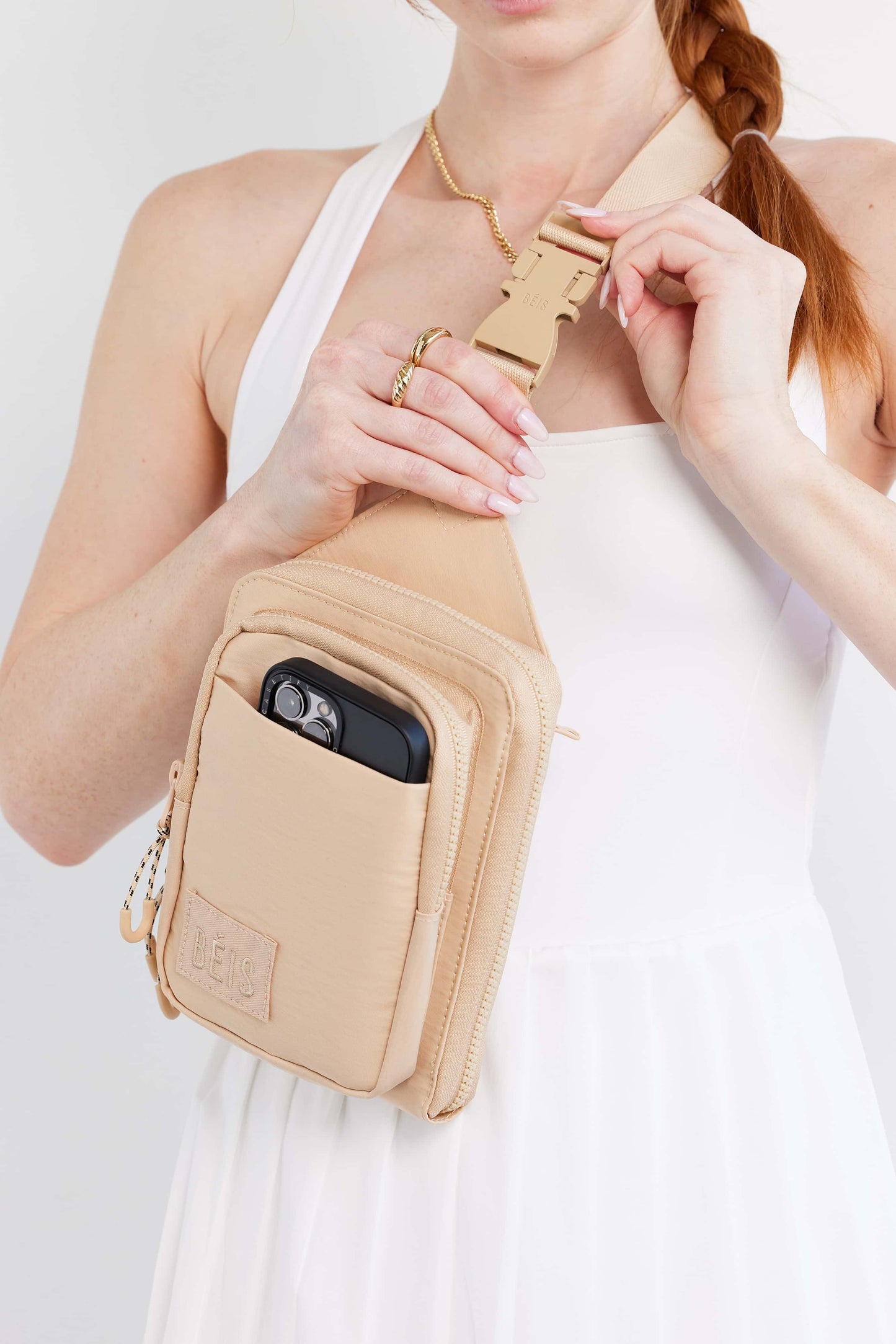 Le harnais de sport en beige