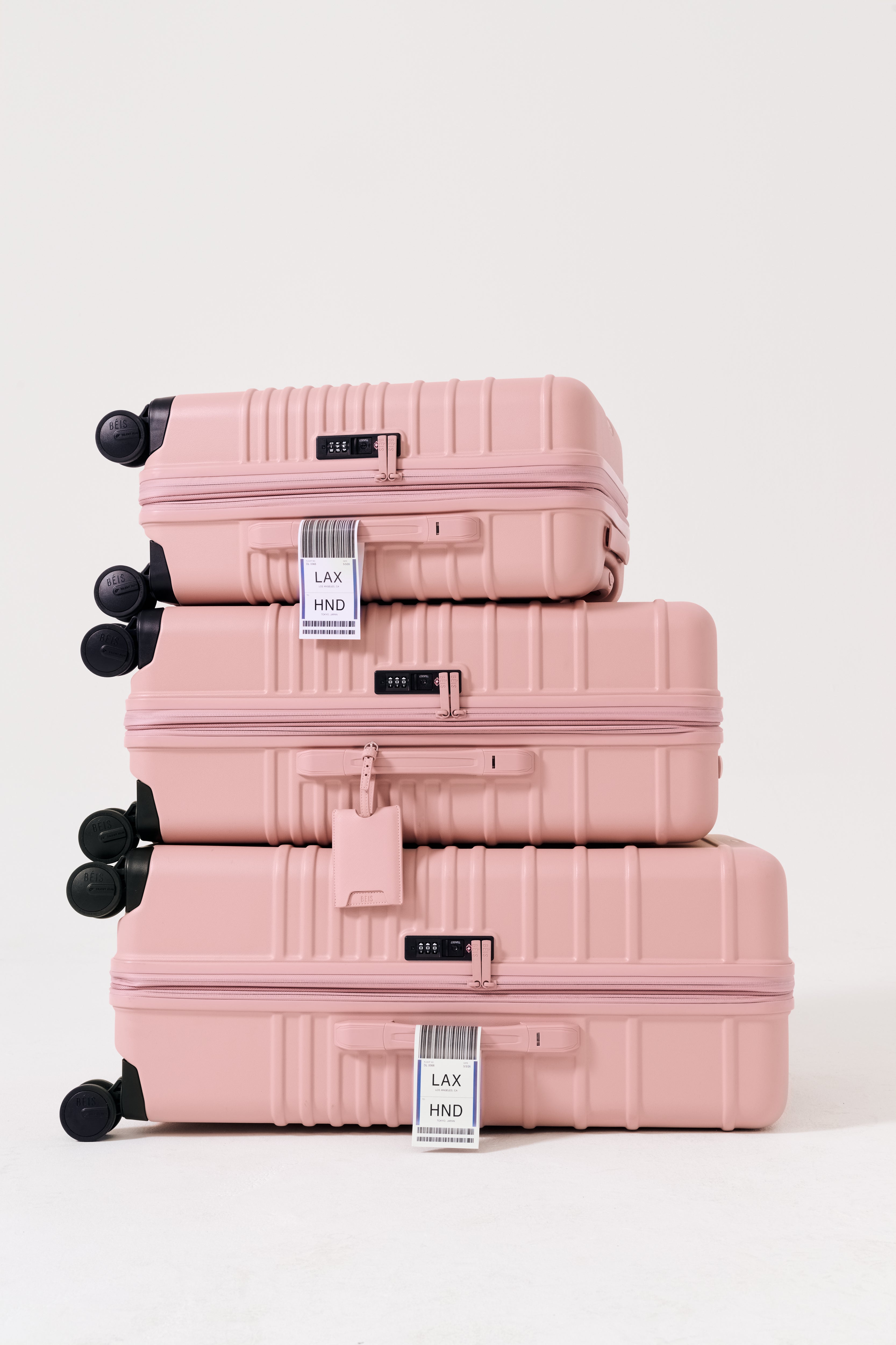 BÉIS 'The Medium Check-In Roller' in Atlas Pink - 26 in Pink