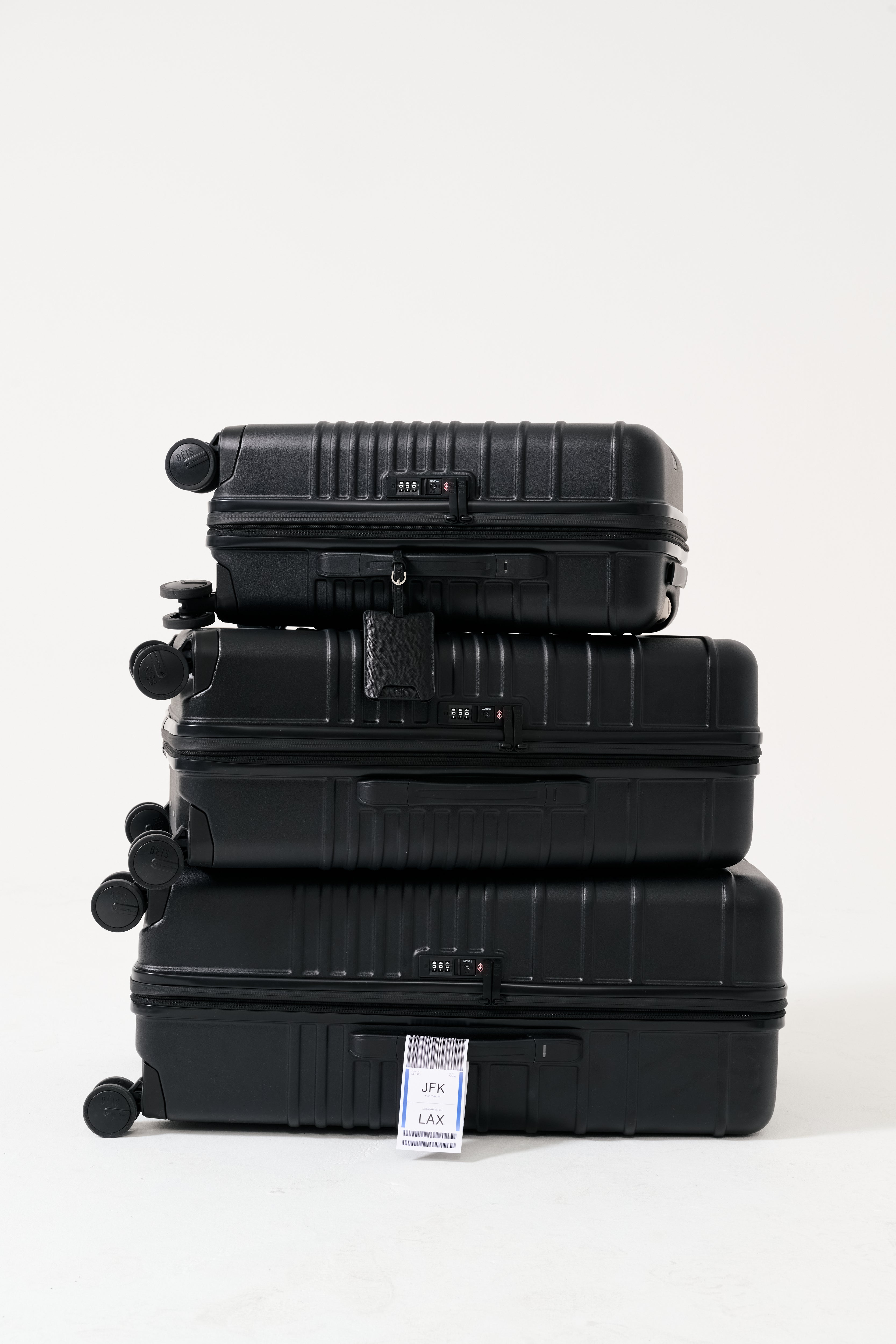 BÉIS 'The Large Check-In Roller' in Black - Black 29 Inch Suitcase