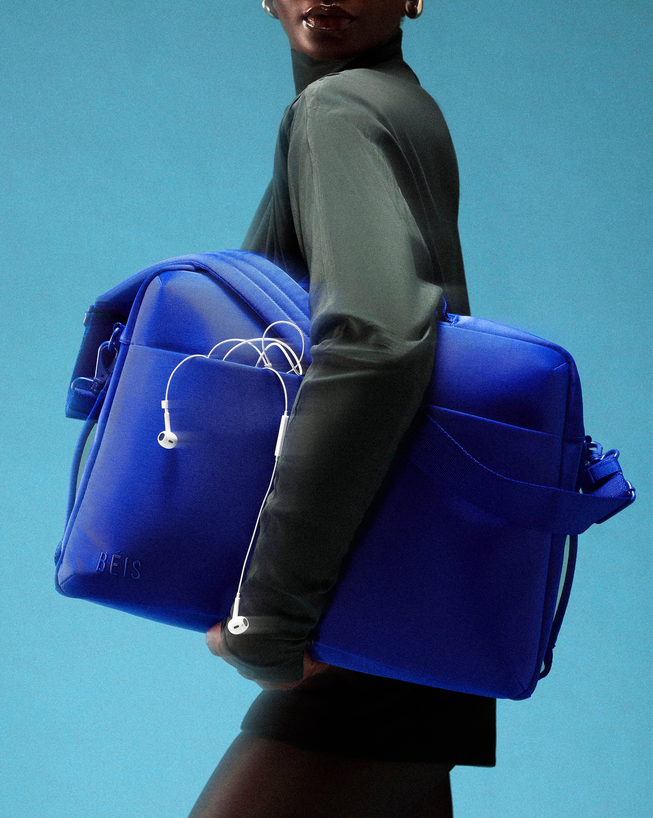BÉIS 'The Ultimate Travel Duffle' in Cobalt Blue - Blue Duffle Bag