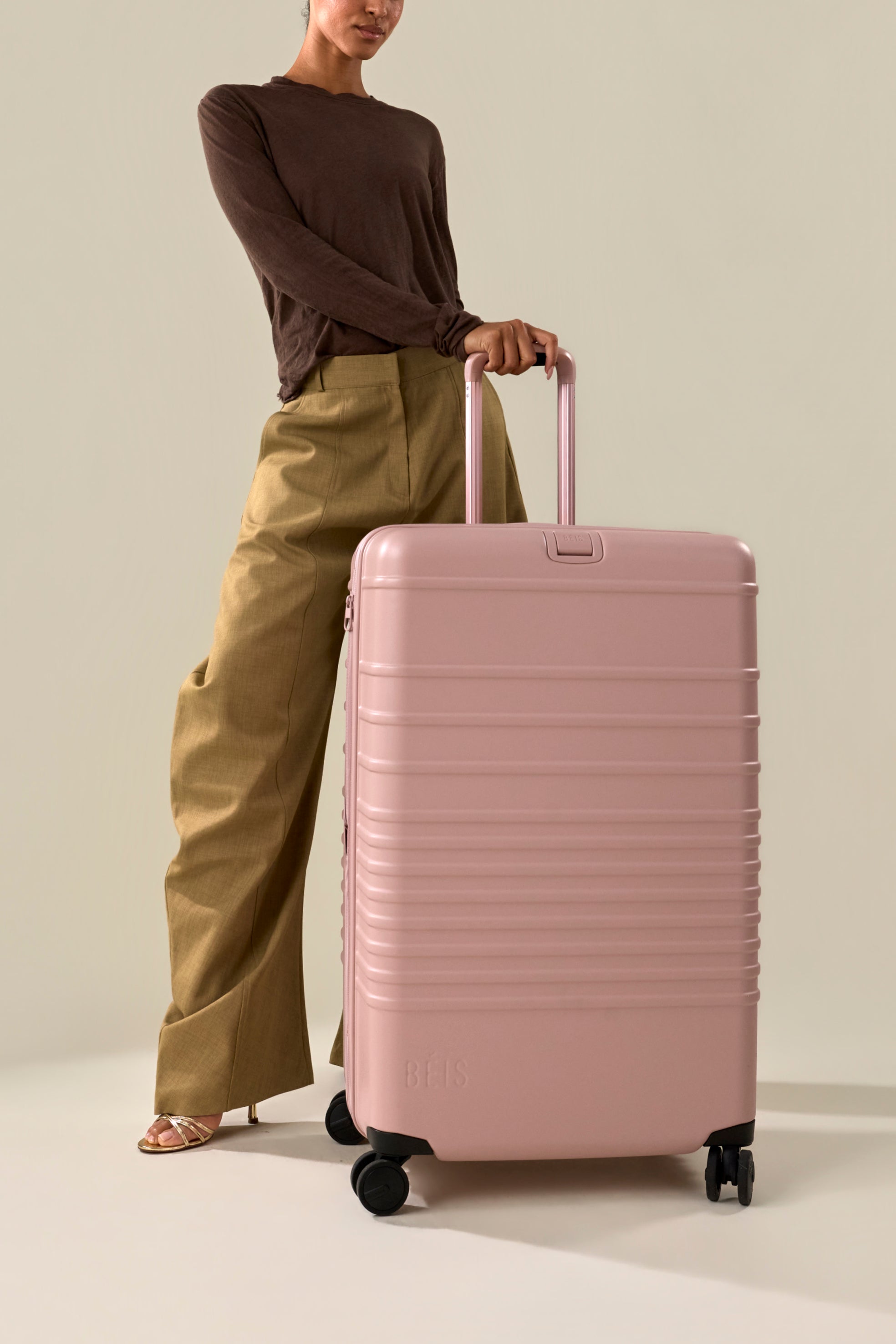 BÉIS 'The Large Check-In Roller' in Atlas Pink - 29 inch Check in