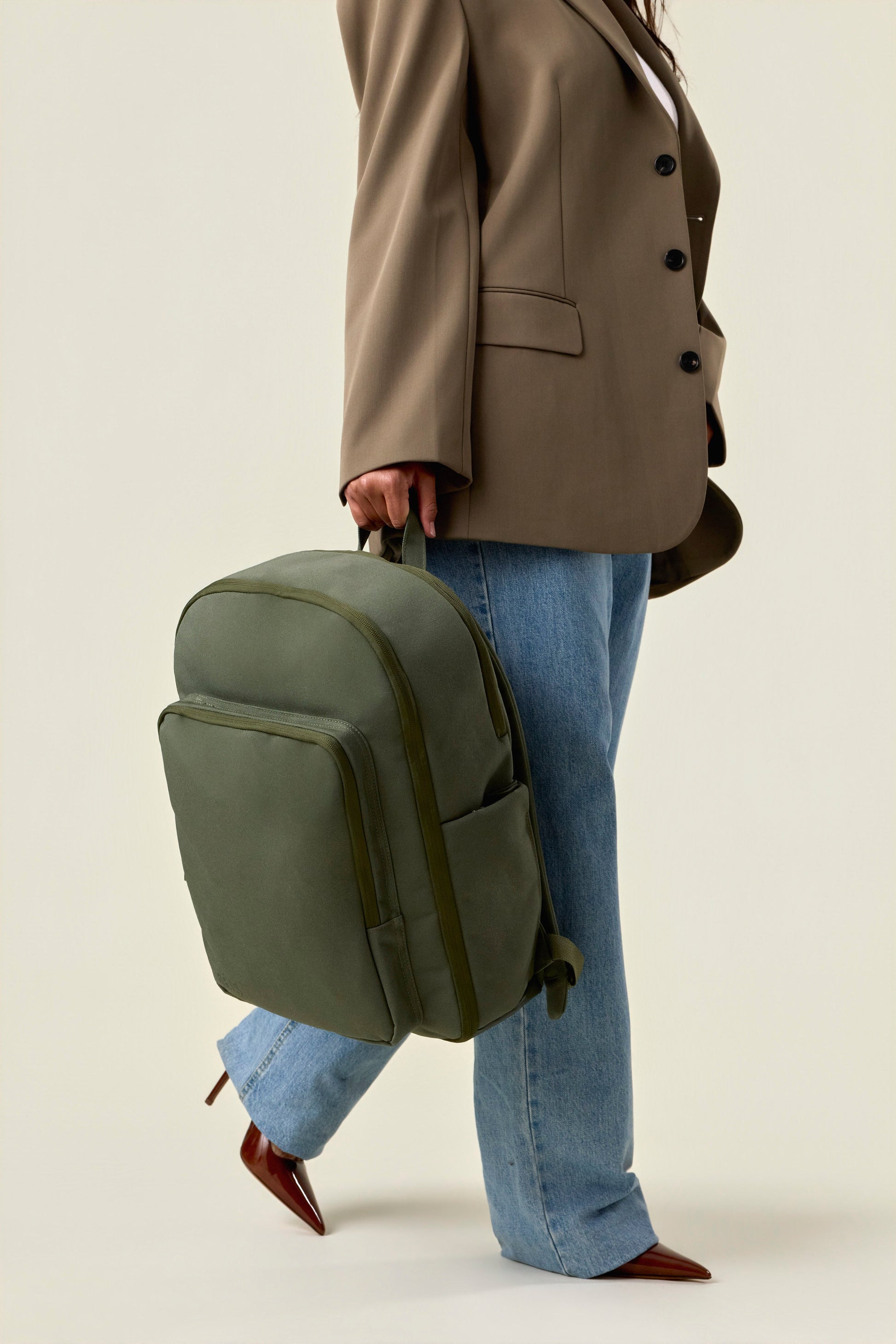 BÉIS ‘The Backpack’ in Olive