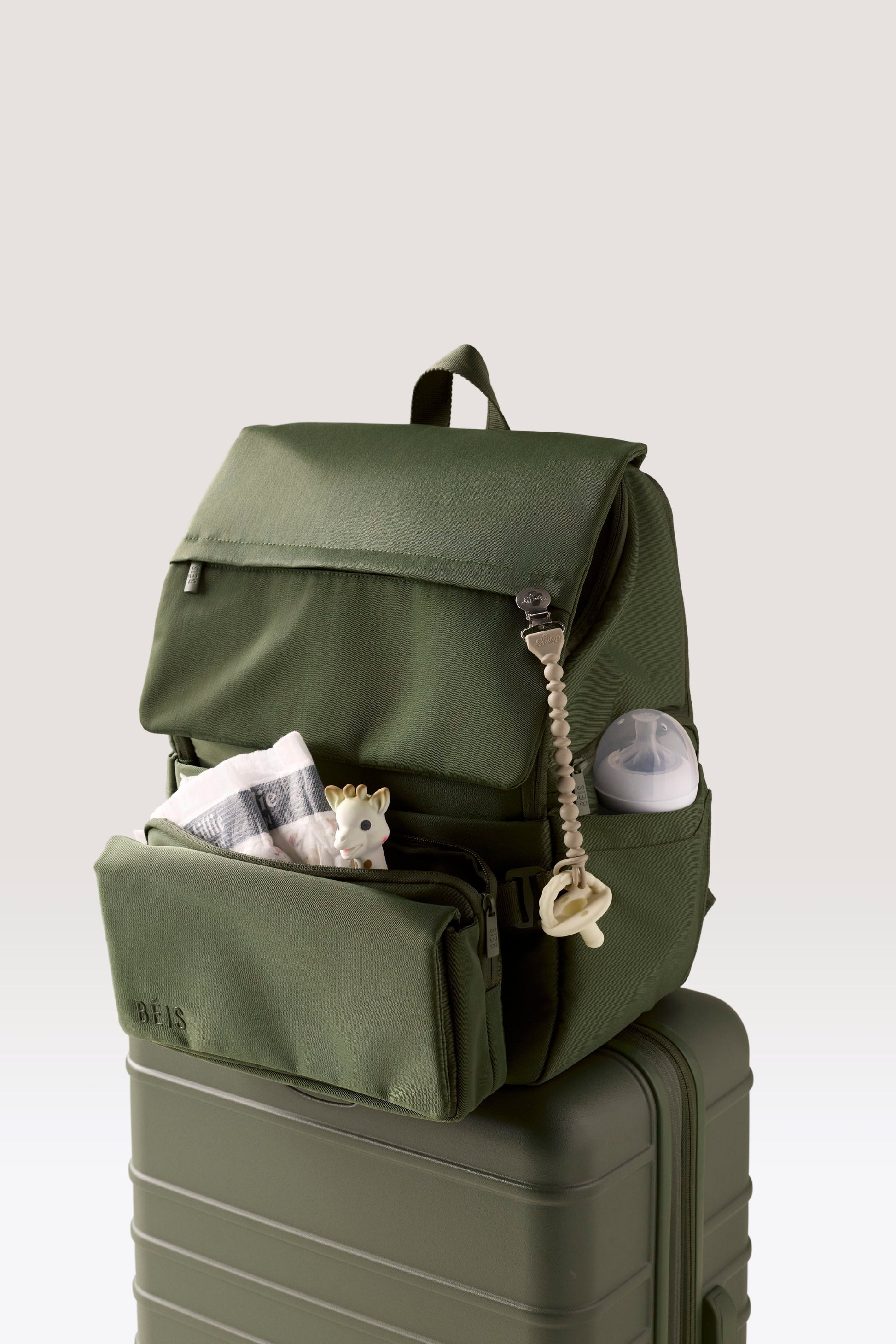 BÉIS 'The Ultimate Diaper Backpack' in Olive
