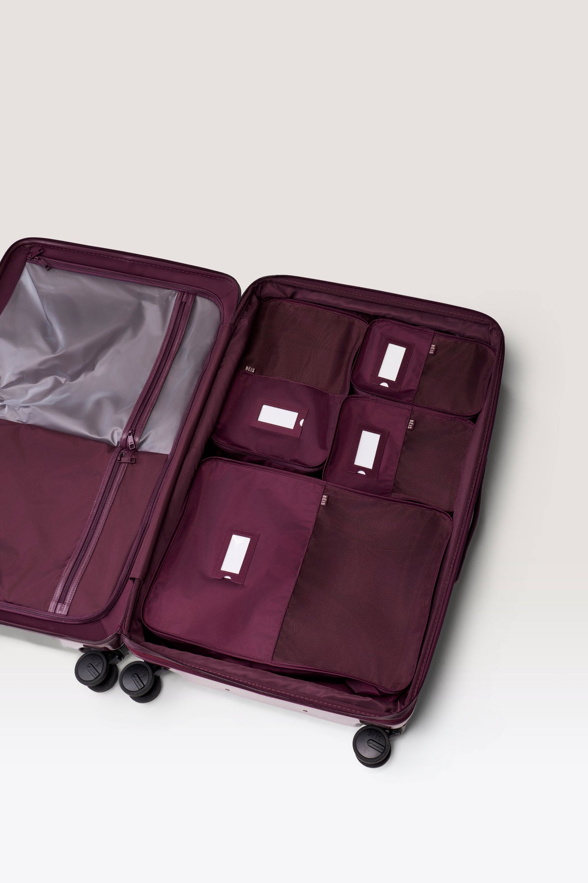 The Packing Cube Medium in Plum