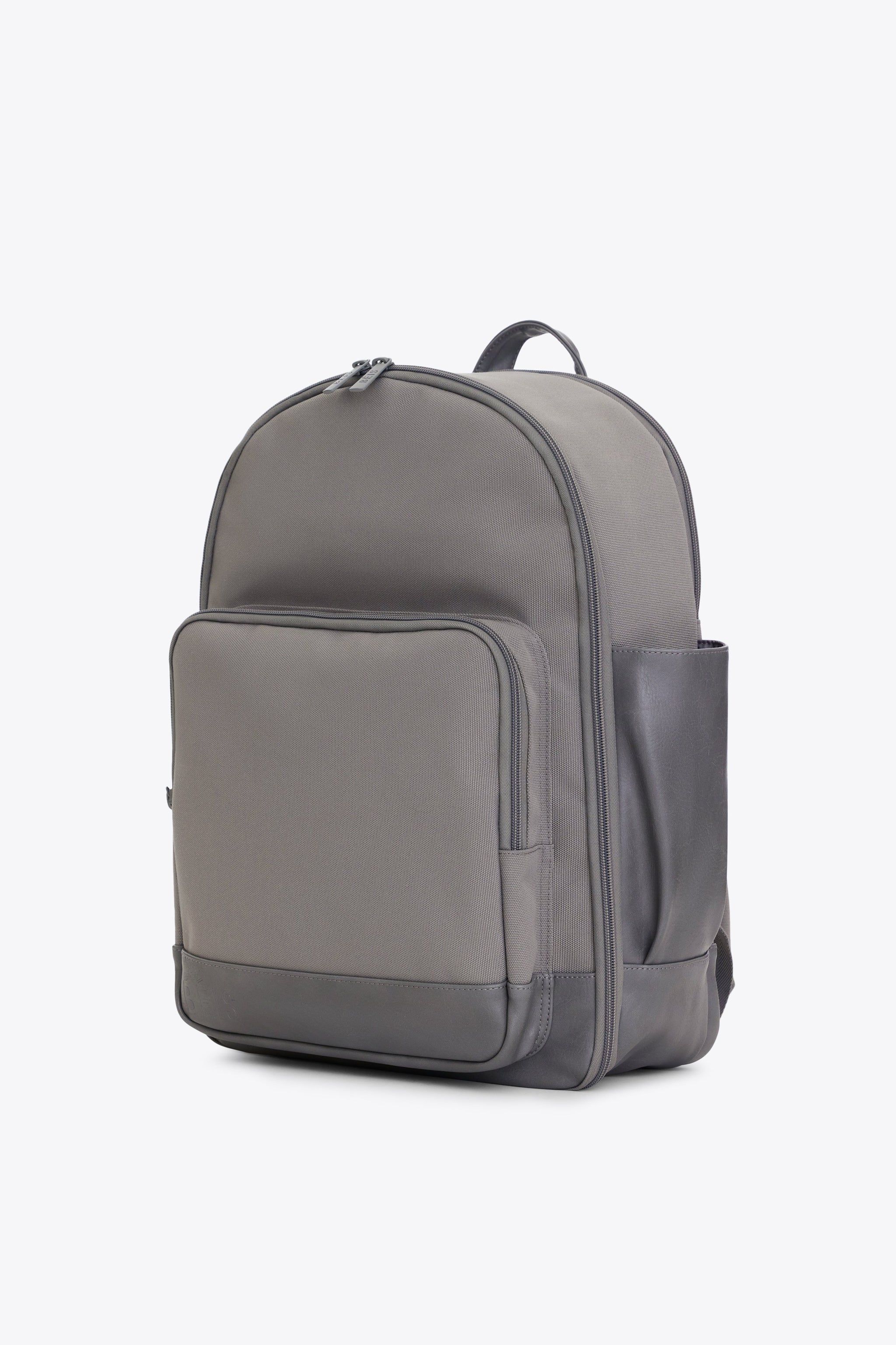 Béis 'The Backpack' in Gray - Gray Laptop Backpack For Work & Travel