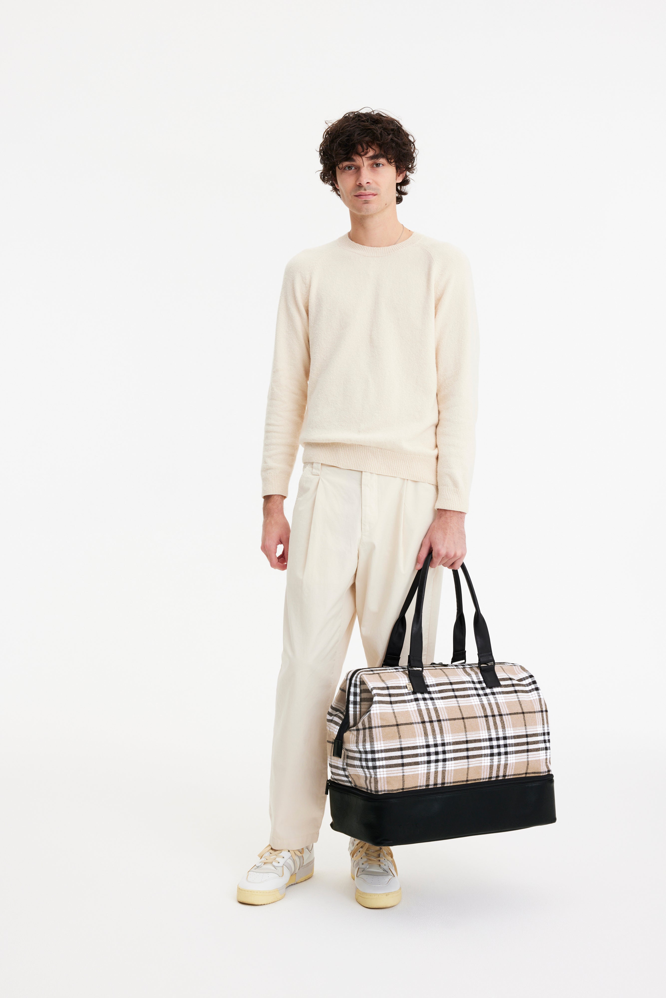 Béis 'The Weekender' in Plaid - Plaid Weekend & Duffle Bag