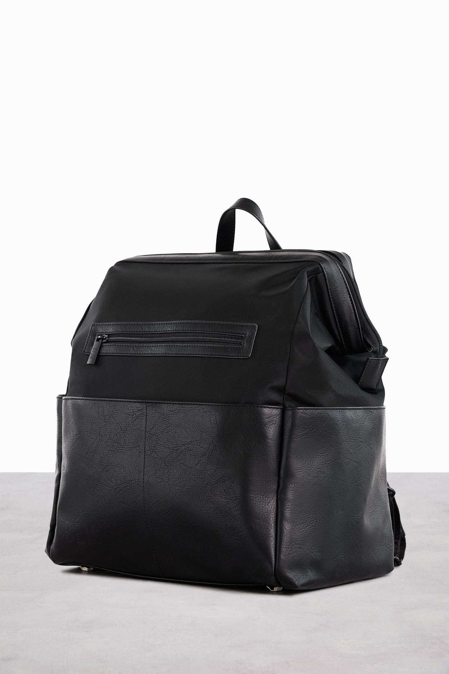 BÉIS 'The Diaper Backpack' in Black