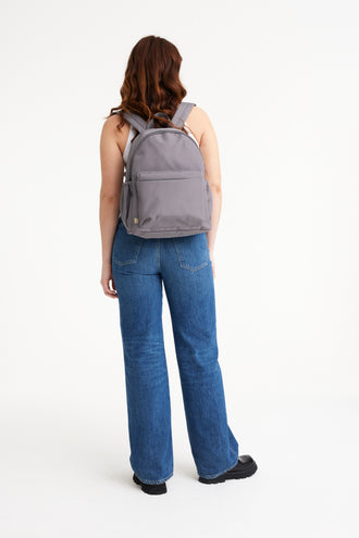 The BÉISics Backpack on model