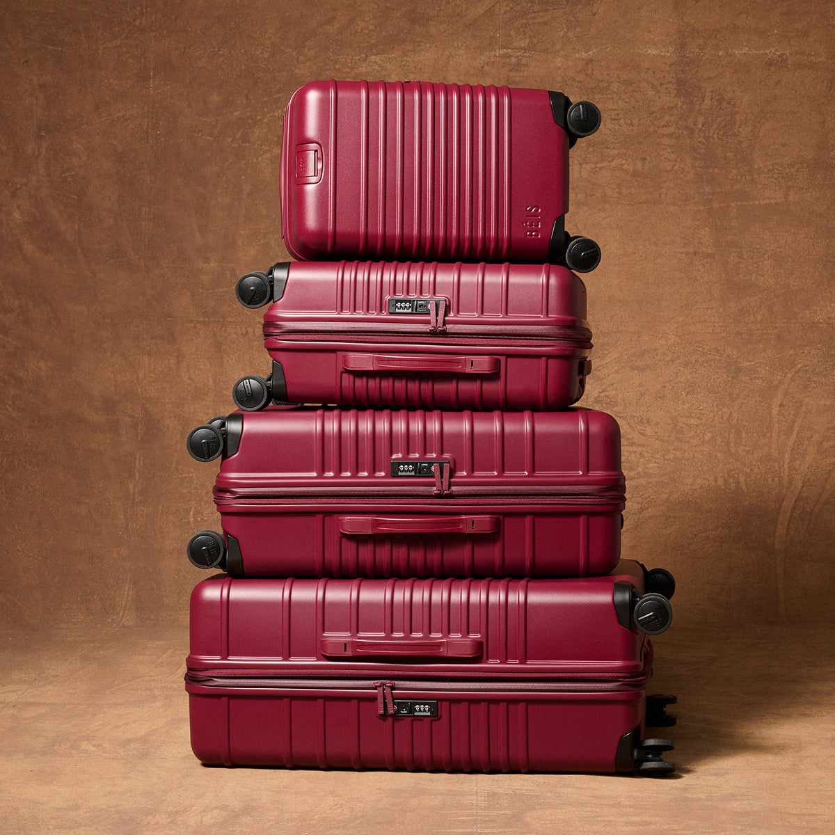 The New Arrivals | BÉIS Travel EU