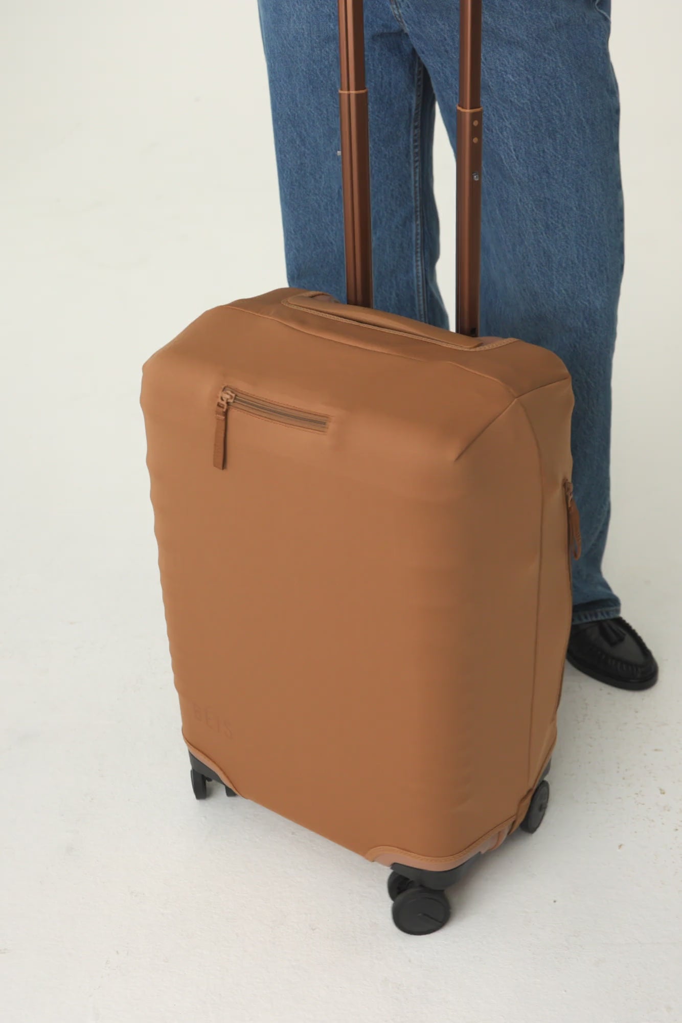 BÉIS 'The Carry-On Luggage Cover' in Camel - Carry On Luggage