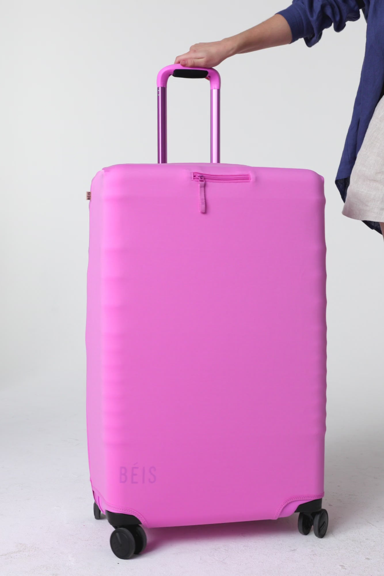 BÉIS 'The Large Check-In Luggage Cover' in Berry - Large Luggage
