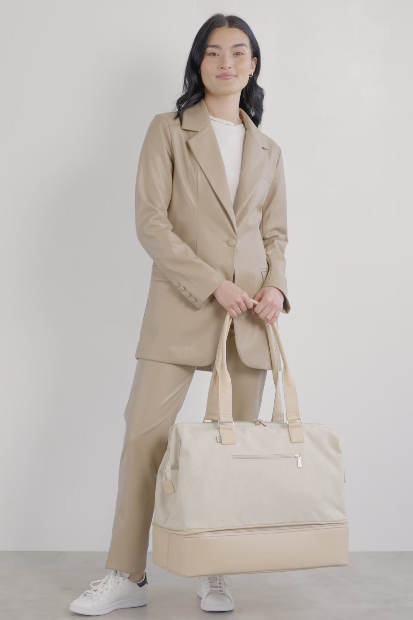 BEIS THE LARGE shops WEEKENDER BAG IN BEIGE