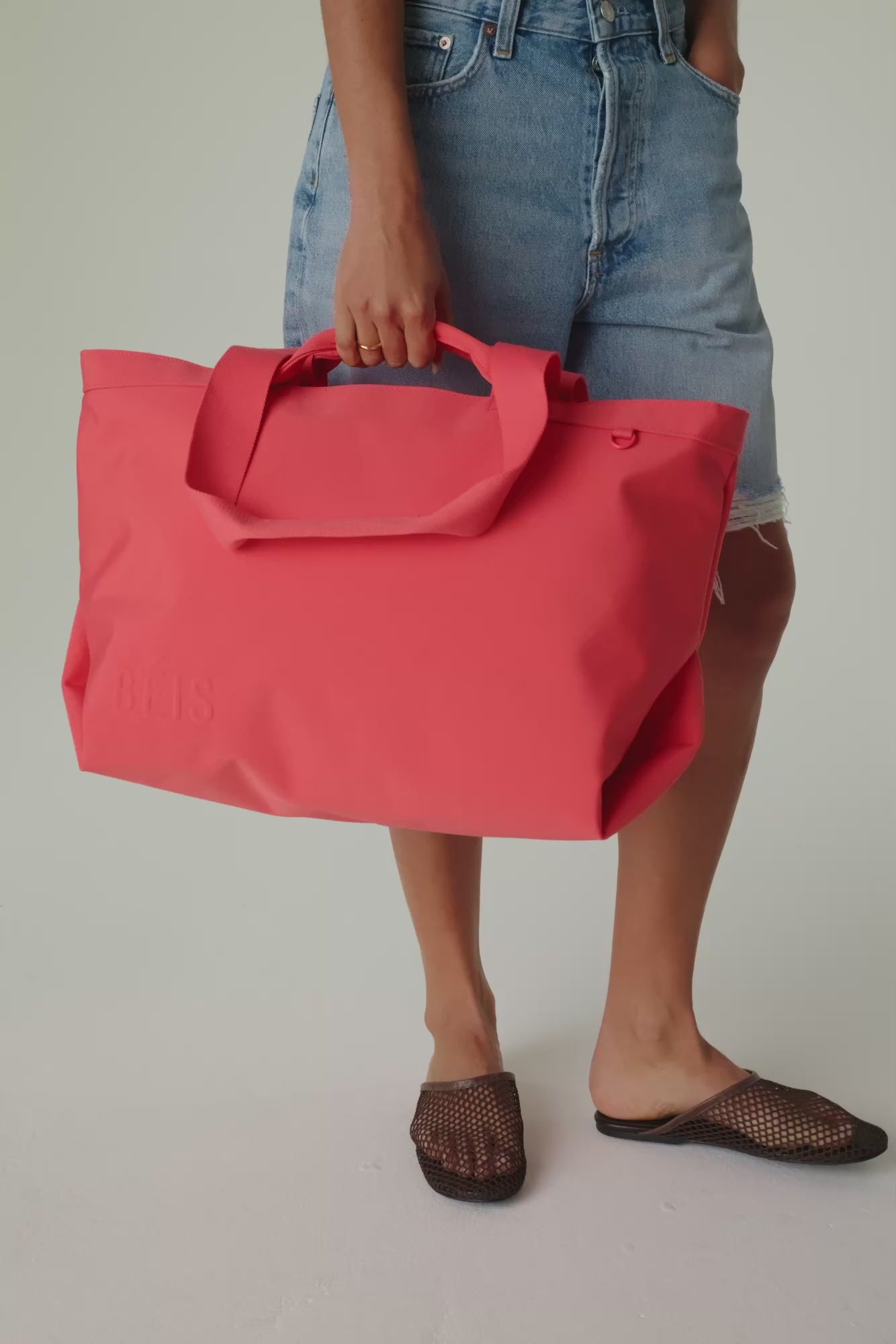 BÉIS x poppi The Travel Tote in Fruit Punch