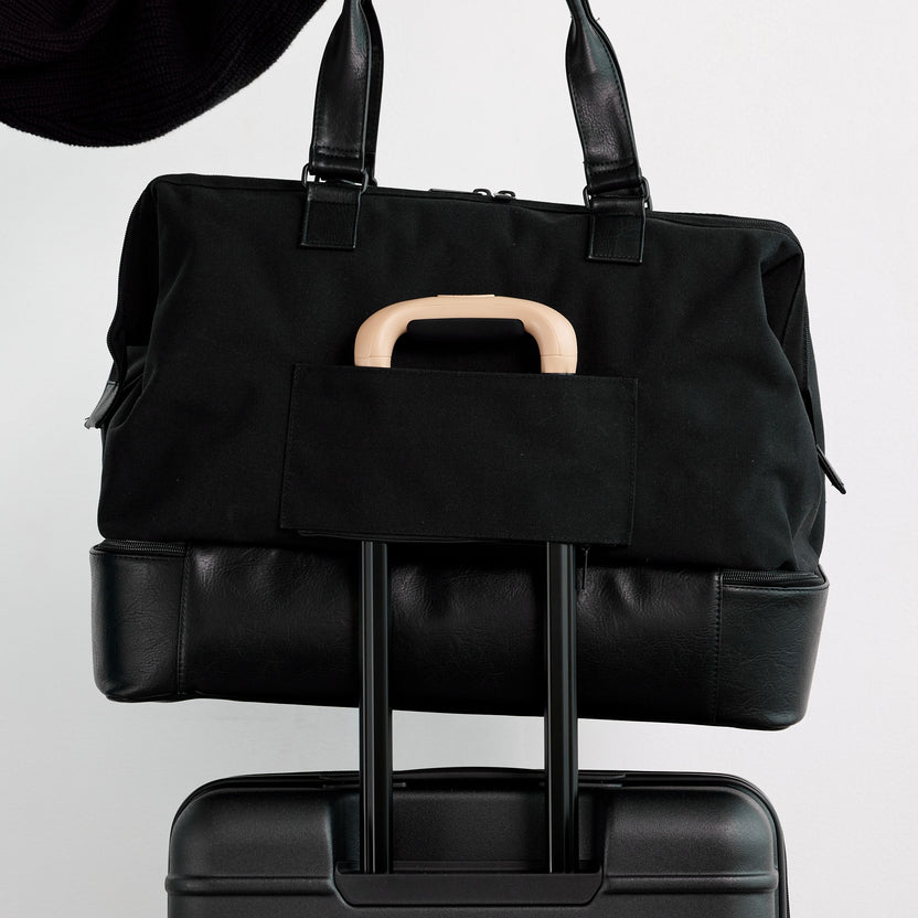 BÉIS 'The Mini Weekender' in Black - Black Travel Bag & Duffle Bag