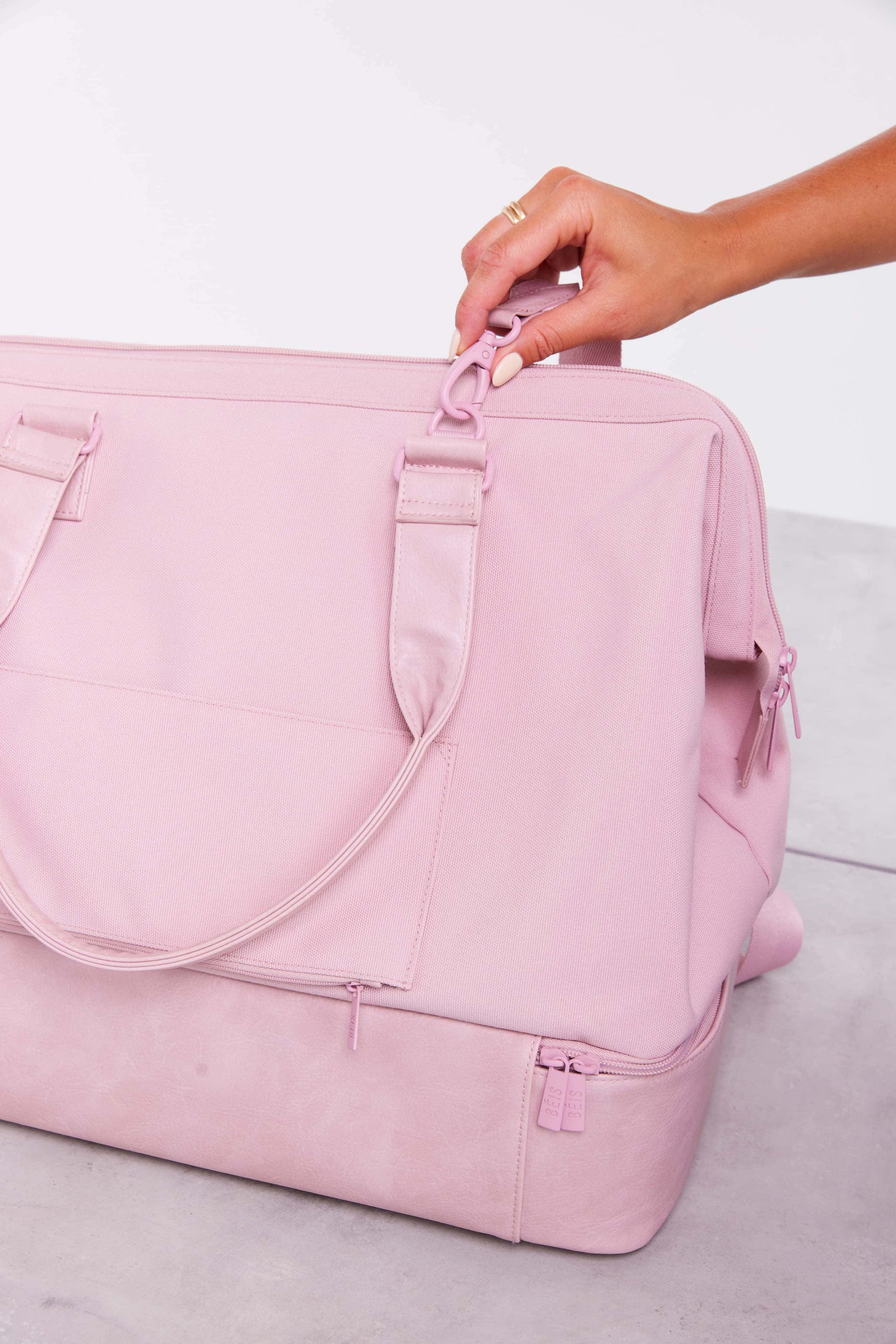 Pink weekender bag beis Clearance