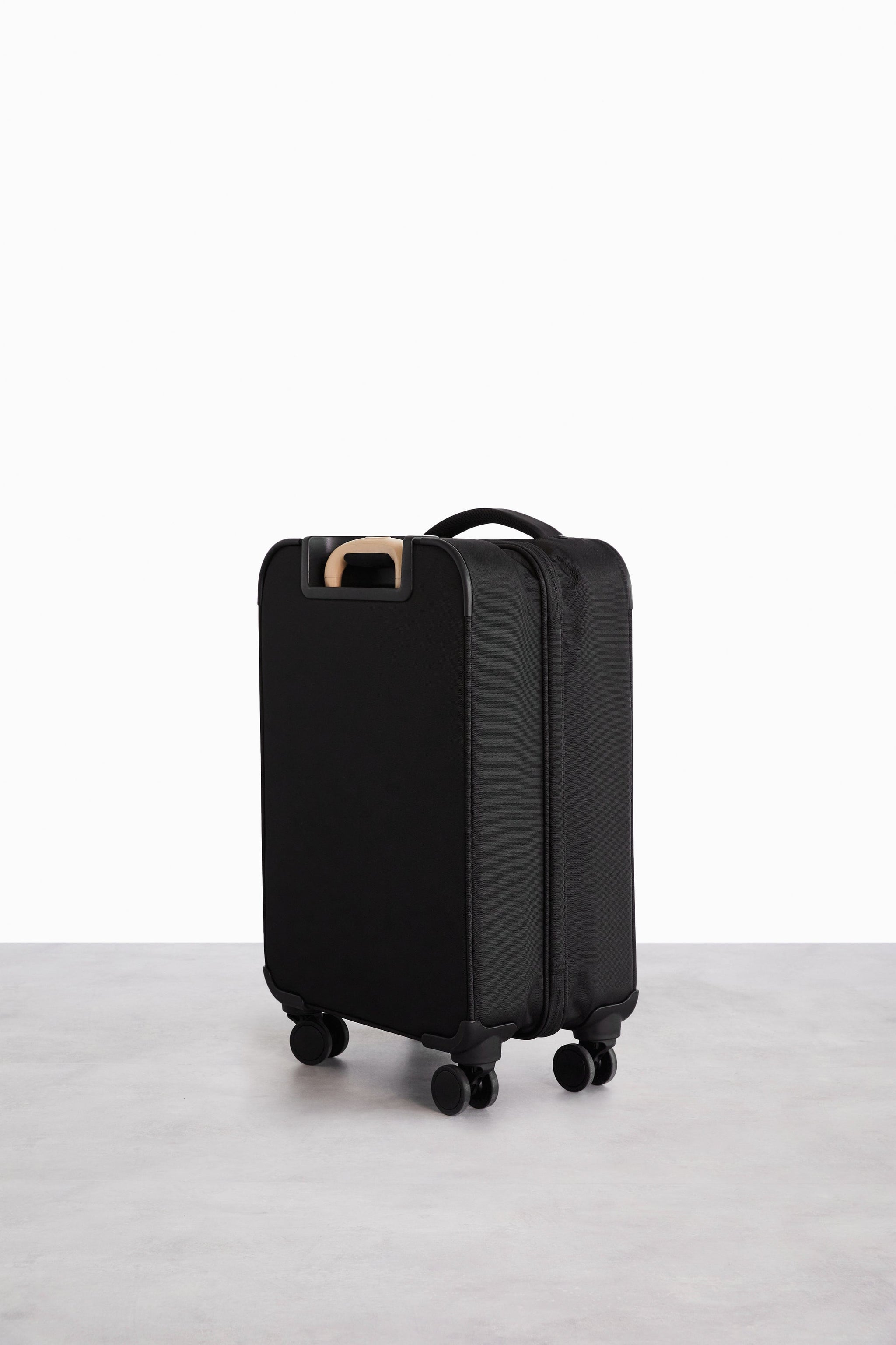 SoftSided Collapsible CarryOn Roller in Black