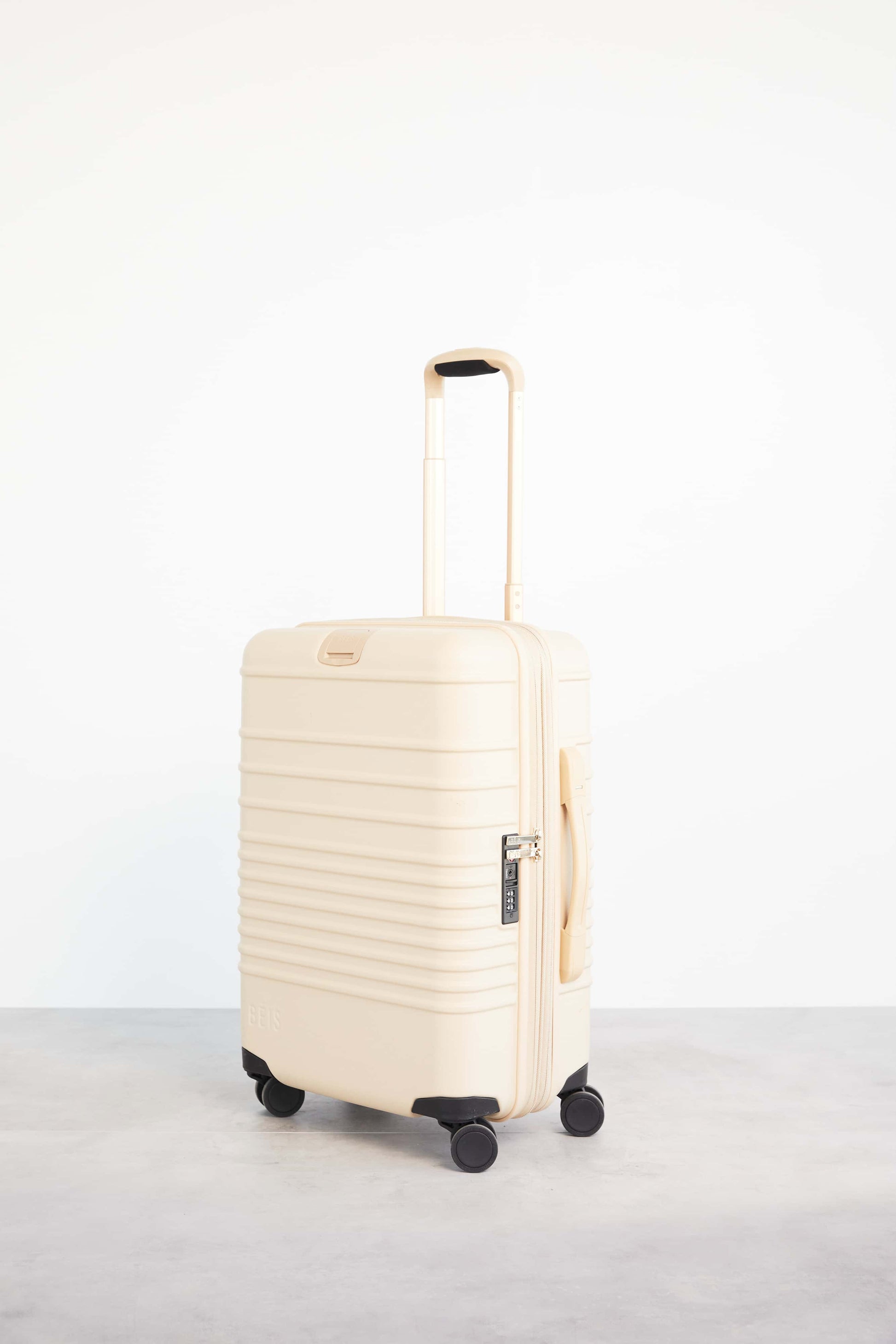 Béis The Carry-On Roller in Beige