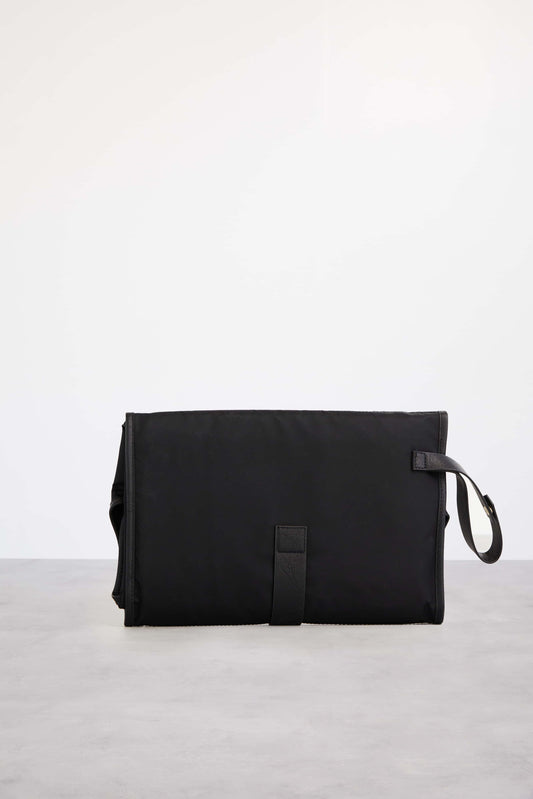 The Changing Organizer in Black