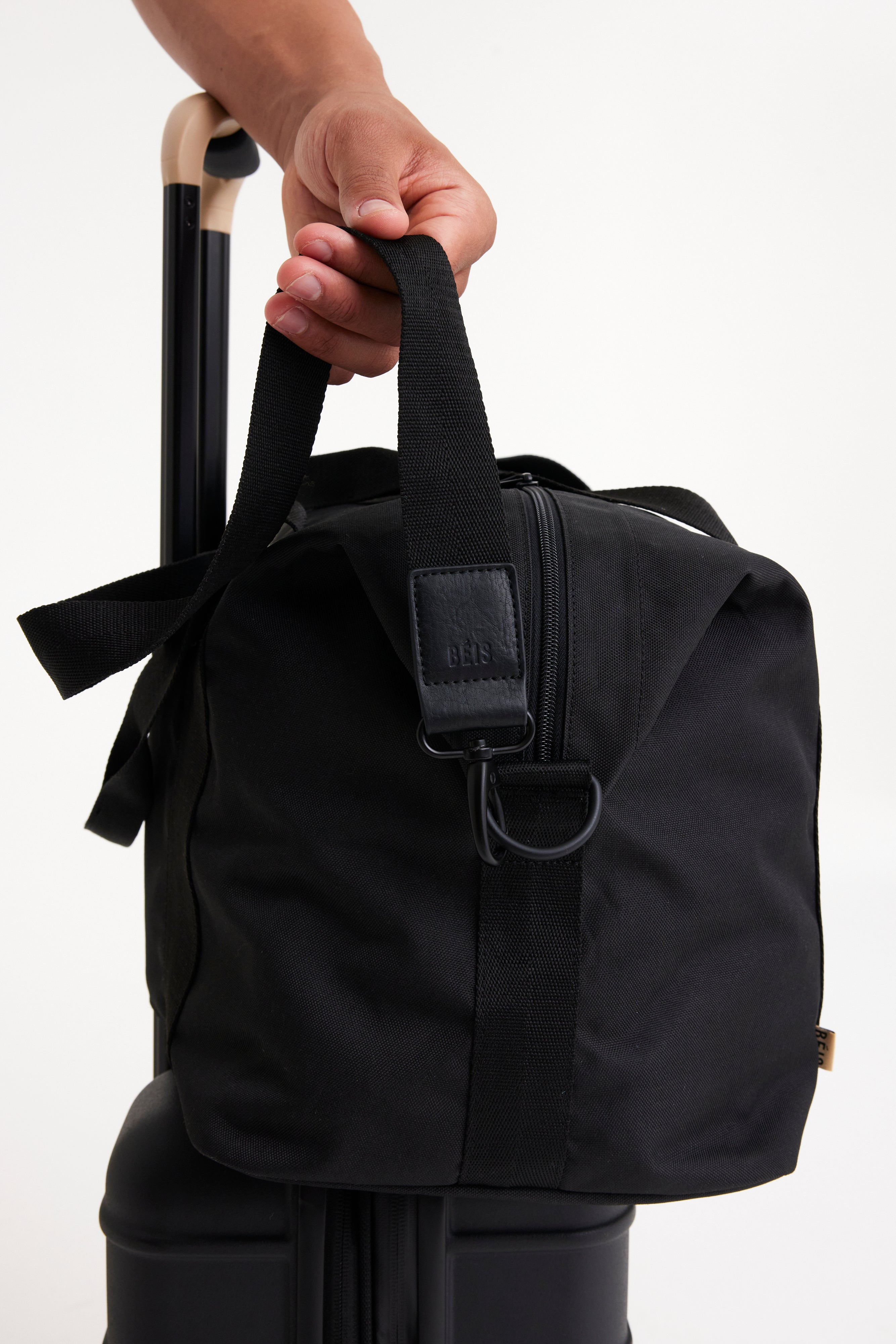 BEIS The BEISICS Duffle in Black Large Travel Duffle Bag in Black