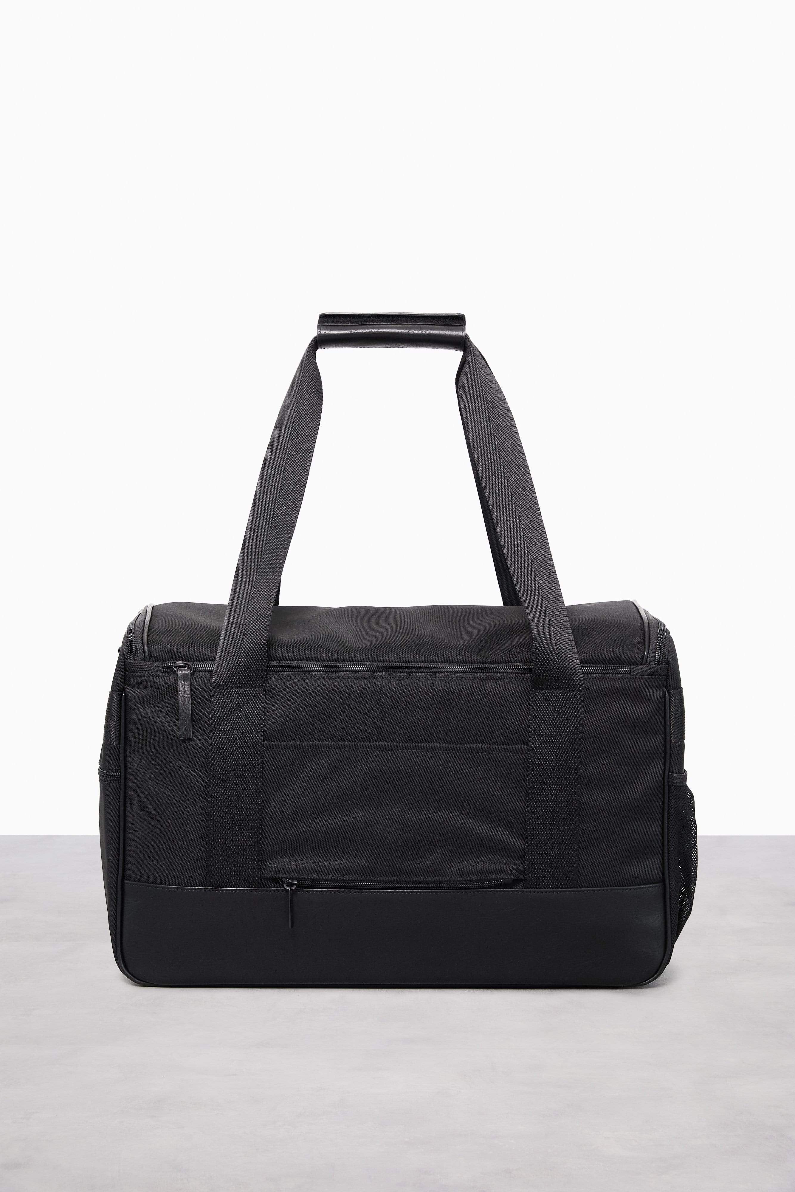 Hanging 2024 duffle bag