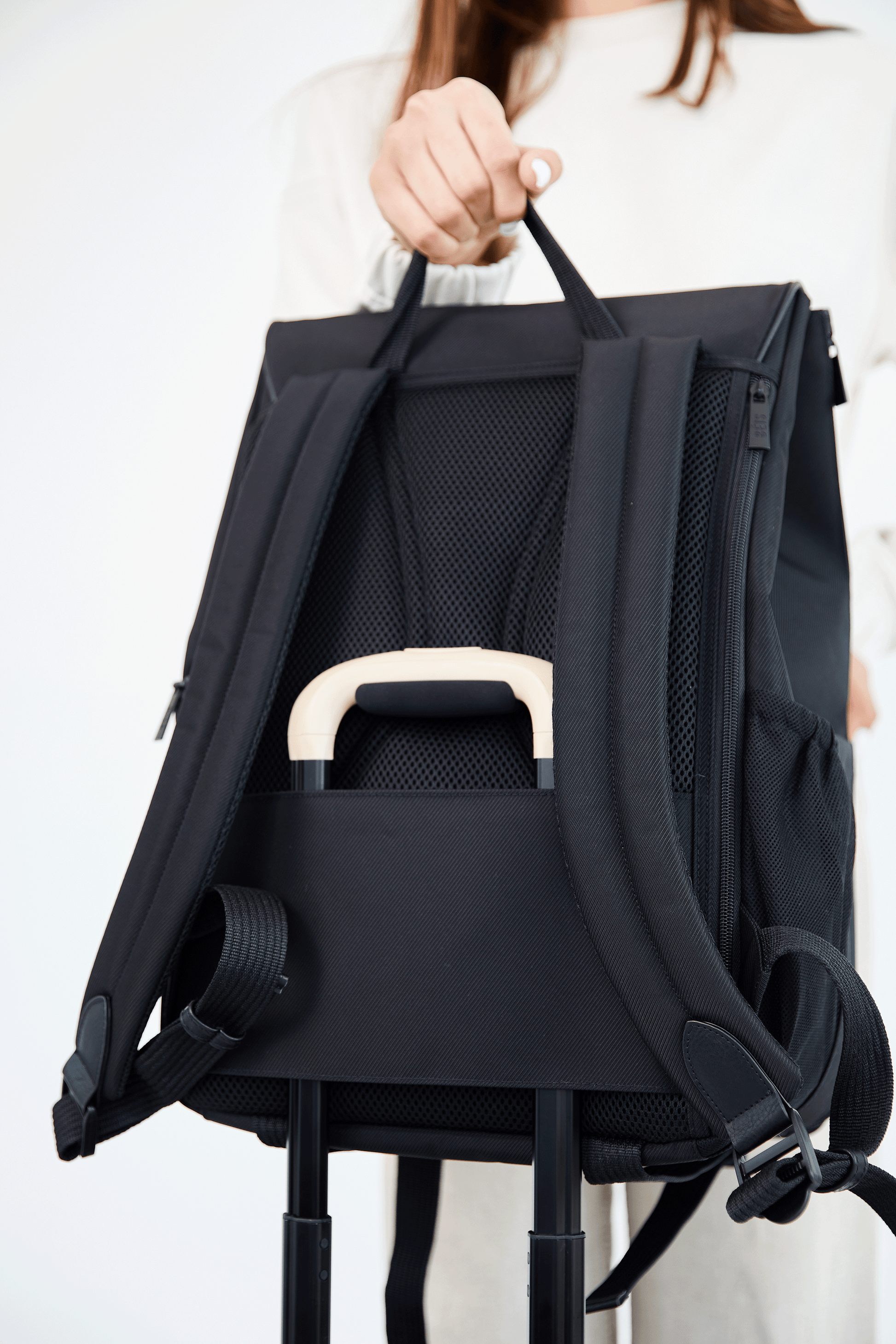 Hanging Backpack Black Trolley Passthrough